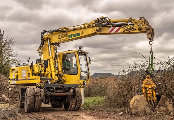 工程机械推土机:选择与使用技巧
